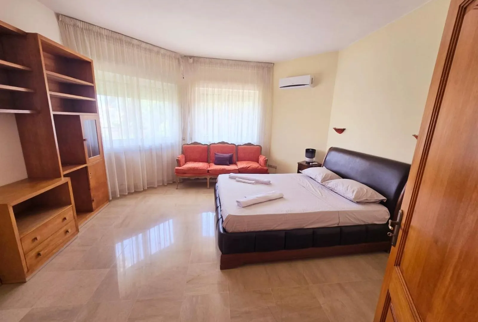 Villa L'Aeroport Ariana 0*,  Tunisko